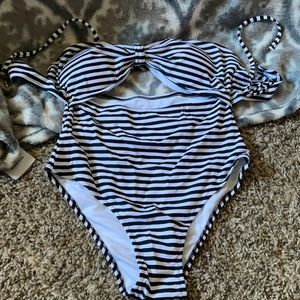 One Piece Swimsuit with Cut Out